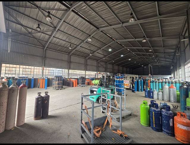 1,000M² FACTORY TO LET IN ANDERBOLT